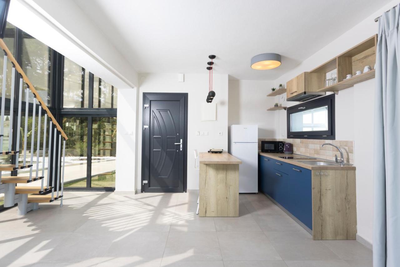 Blue Avenue Aparthotel Палиурион Екстериор снимка