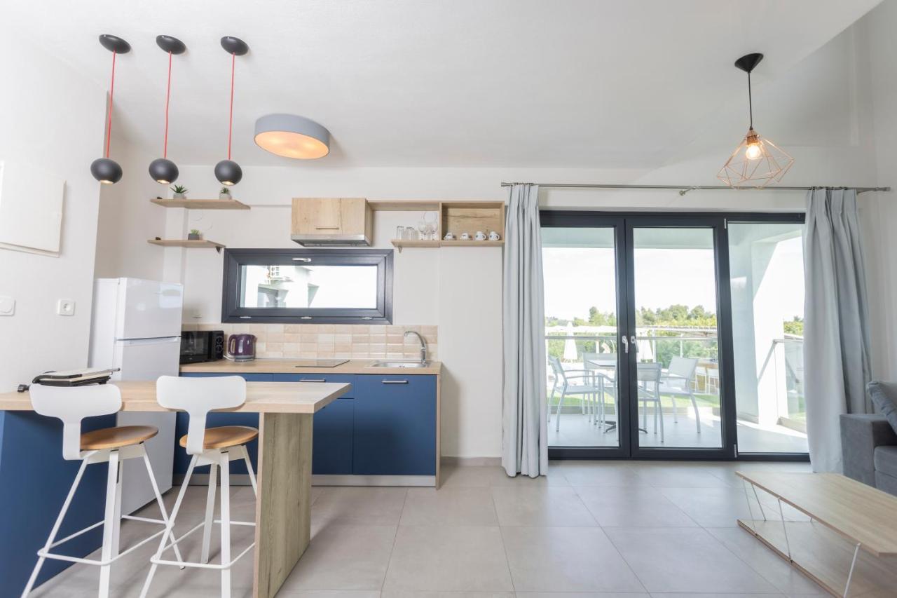 Blue Avenue Aparthotel Палиурион Екстериор снимка