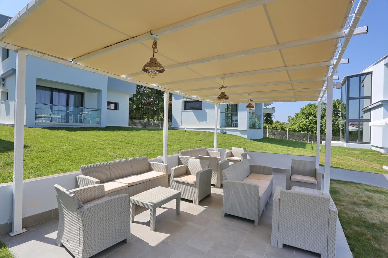 Blue Avenue Aparthotel Палиурион Екстериор снимка