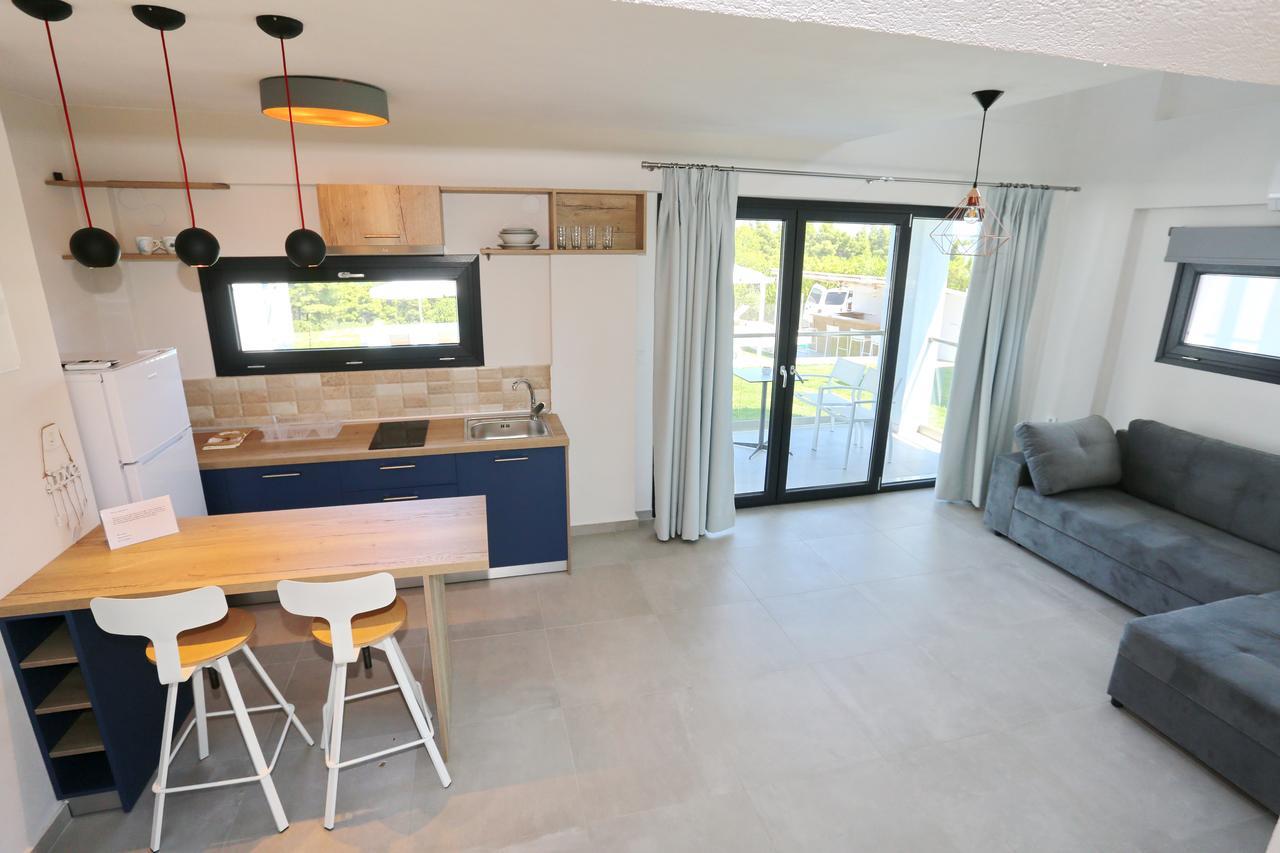 Blue Avenue Aparthotel Палиурион Екстериор снимка